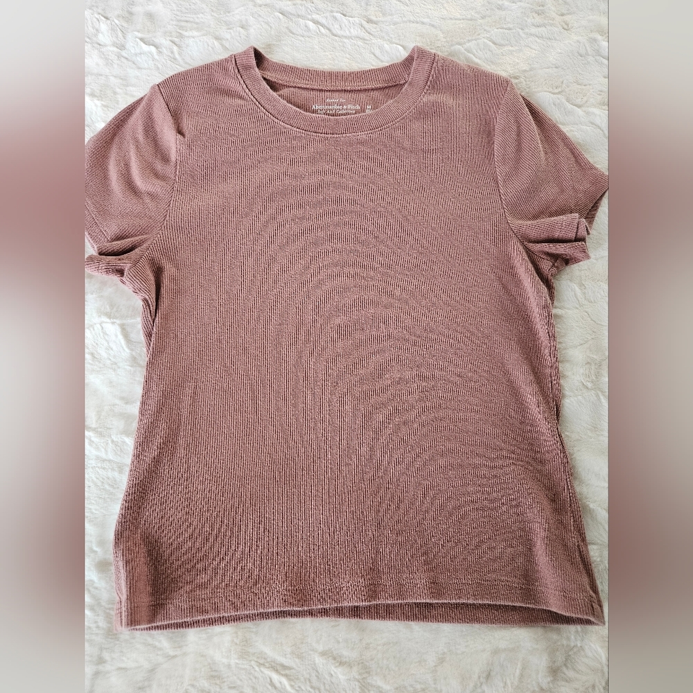 Abercrombie and Fitch Cropped soft tee, size medium, blush color